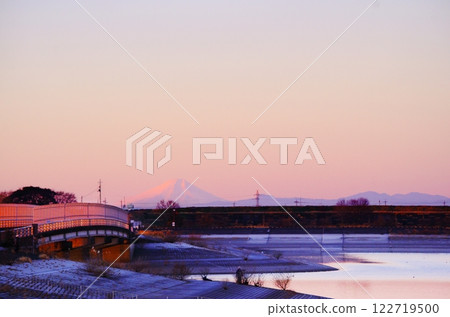 渡瀨瀨水庫的富士 122719500