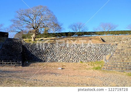 Yokosuka Castle Ruins: Main Citadel Ruins, Stone Walls Made of Cobblestones 122719728