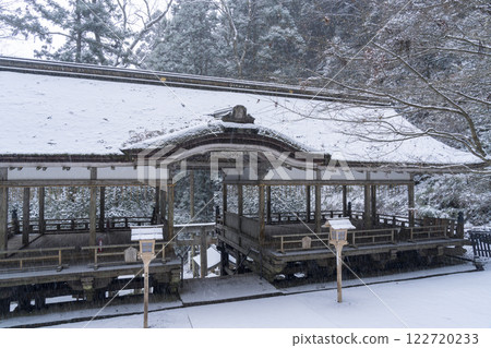Winter approach to Kurama Temple, Yuki Shrine (Utsuku Myojin), Haiden Winter approach to Kurama Temple, Yuki Shrine (Utsuku Myojin), Haiden 122720233