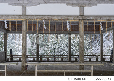 Winter approach to Kurama Temple, Yuki Shrine (Utsuku Myojin), Haiden 122720235