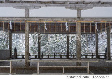 Winter approach to Kurama Temple, Yuki Shrine (Utsuku Myojin), Haiden Winter approach to Kurama Temple, Yuki Shrine (Utsuku Myojin), Haiden 122720236