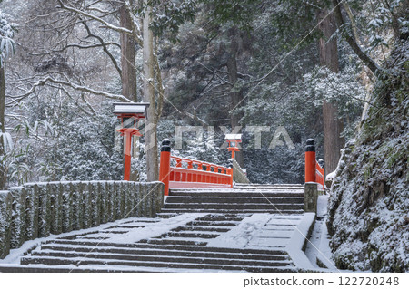 鞍馬寺的冬天,位於寺廟參道萬榮橋附近 鞍馬寺的冬天,位於寺廟參道萬榮橋附近 122720248