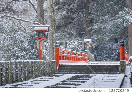 Winter at Kurama Temple, near Man'ei Bridge on the approach to the temple 122720249