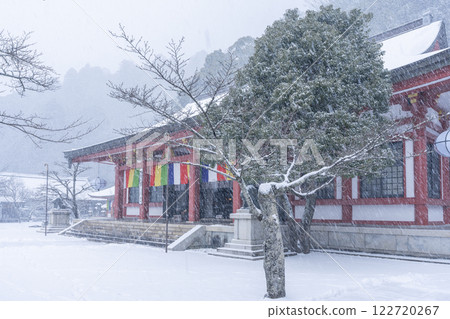 鞍馬寺的銀白色世界:主殿與金剛殿 鞍馬寺的銀白色世界:主殿與金剛殿 122720267