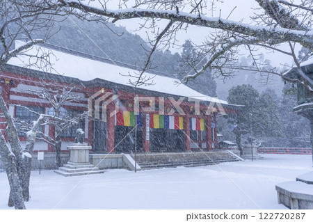 The silvery white world of Kurama Temple: The main hall and the Kongo-sho The silvery white world of Kurama Temple: The main hall and the Kongo-sho 122720287