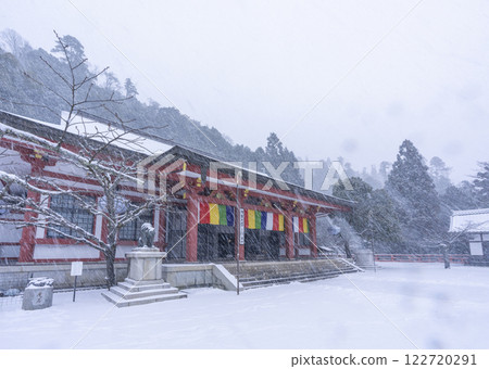 The silvery white world of Kurama Temple: The main hall and the Kongo-sho 122720291