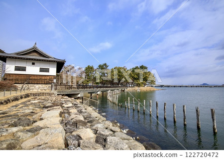 大津市、齋瀨城跡公園和遠處的近江富士山 122720472