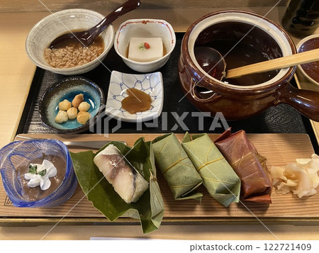 Persimmon leaf sushi set Persimmon leaf sushi set 122721409