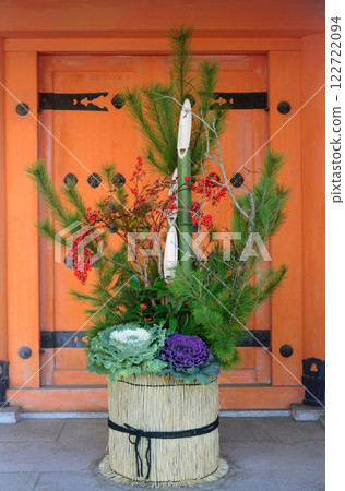 小豆島土莊町西光寺山門前的門松-2 小豆島土莊町西光寺山門前的門松-2 122722094