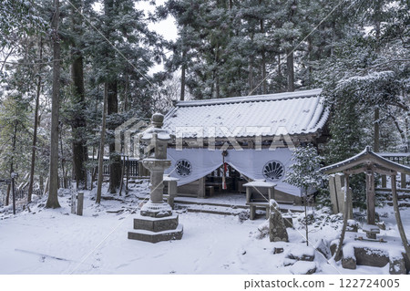 Kurama Temple: The inner sanctuary of Maoden buried in snow Kurama Temple: The inner sanctuary of Maoden buried in snow 122724005