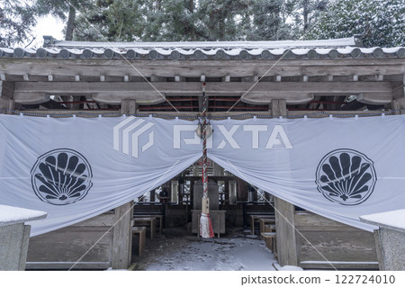 Kurama Temple: The inner sanctuary of Maoden buried in snow Kurama Temple: The inner sanctuary of Maoden buried in snow 122724010