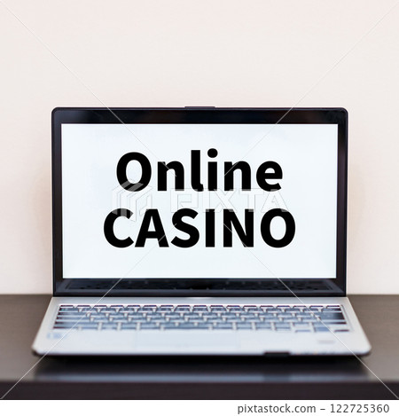 Illegal gambling through online casinos has become a social problem. 122725360