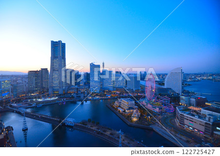 Evening view of Yokohama Minato Mirai (taken from APA Hotel) Evening view of Yokohama Minato Mirai (taken from APA Hotel) 122725427