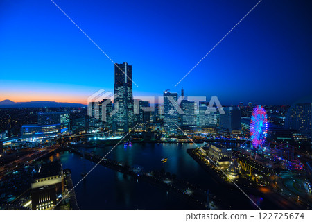Evening view of Yokohama Minato Mirai and the silhouette of Mt. Fuji (taken from APA Hotel) 122725674