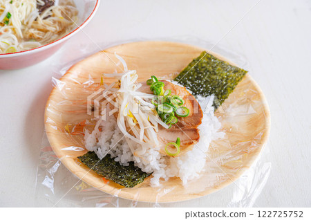 Onigiri with ramen ingredients 122725752