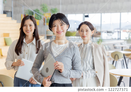 People working in the designer office 122727371