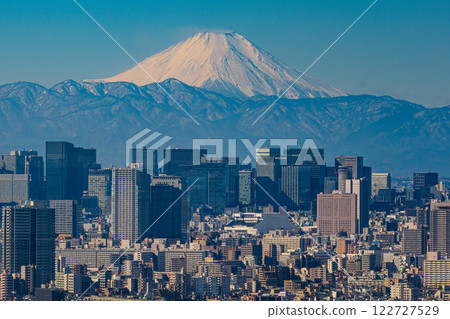 [Cityscape] Cityscape of central Tokyo with Mt. Fuji in the background 122727529