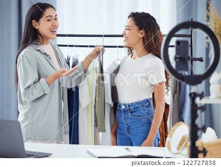 Fashion influencer, phone streaming and social media product review on marketing app or content creator tech blog. Happy smile or creative blogger, advertising friends or designer women brand talking 122727838