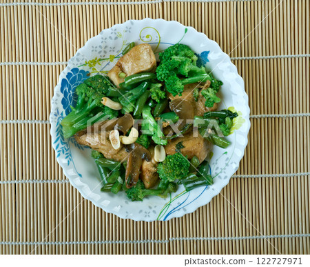 chicken almond ding 122727971