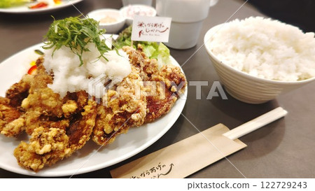 Delicious fried chicken set meal Delicious fried chicken set meal 122729243