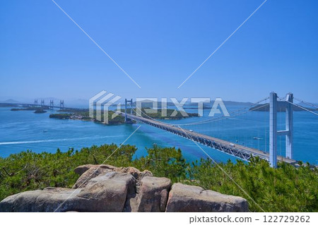 從岡山縣倉敷鷲羽山的眺望台向西南望去(下井瀨戶大橋、雉石島大橋等) 從岡山縣倉敷鷲羽山的眺望台向西南望去(下井瀨戶大橋、雉石島大橋等) 122729262