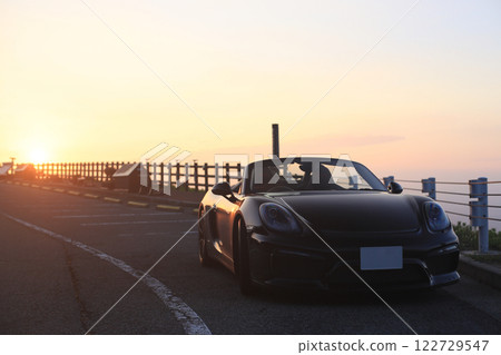 有光澤的黑色敞篷車 122729547