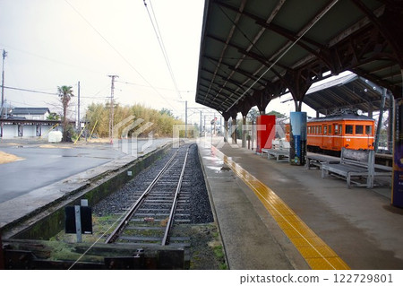 Scenery of Ichibata Electric Railway: Izumo Taisha-mae Station (Dehani 52 type) 122729801
