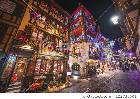 法國史特拉斯堡的聖誕燈飾,泰迪熊 法國史特拉斯堡的聖誕燈飾,泰迪熊 122730501