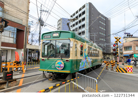 京福電鐵、Mobo 611系列新江之電列車在西院站附近運行 122731344