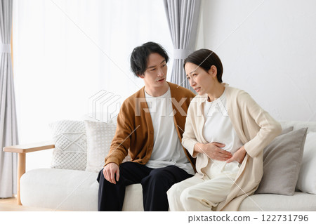 Male and female couple, feeling unwell Male and female couple, feeling unwell 122731796