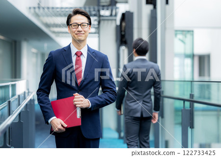 Businessman portrait 122733425