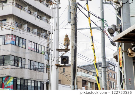 京福電鐵西之四路道口處仍保留著復古的電鈴式警報器 京福電鐵西之四路道口處仍保留著復古的電鈴式警報器 122733586