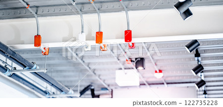 Cable conduit and junction box for electrical wiring system with exhibition lamp on ceiling Cable conduit and junction box for electrical wiring system with exhibition lamp on ceiling 122735228