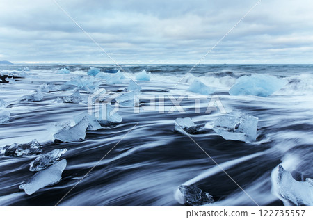 Jokulsarlon glacier lagoon, fantastic sunset on the black beach, Iceland 122735557