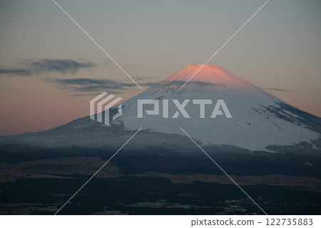 從乙女嶺眺望冬季的富士山 122735883