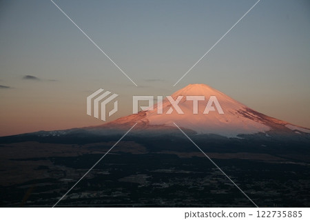 從乙女嶺眺望冬季的富士山 122735885