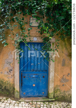 Detail of the facades of houses in Lisbon, Portugal 122738638