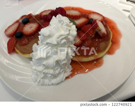 Strawberry hot cake 122740921