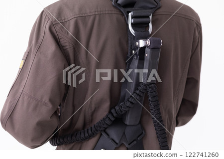 配戴建築安全帶的圖片（庫存照片） 122741260