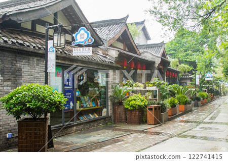 Wide and narrow alley (China-Chengdu) 122741415