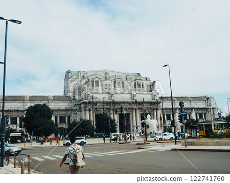 Summer in Milan (Milan, Italy, photo taken in 2019) 122741760
