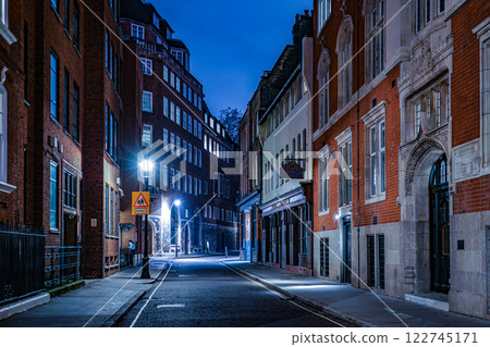 英國倫敦一個住宅區的夜景 122745171