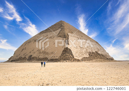 Spectacular view of the Pyramids of Dahshur 122746001