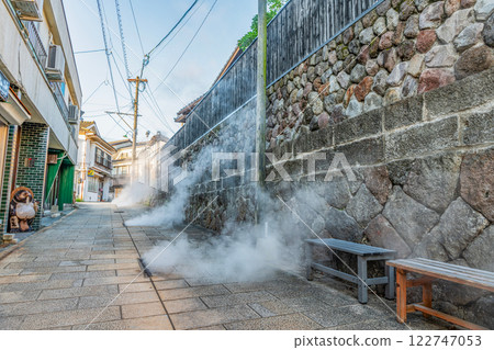 大分縣別府市：鐵輪溫泉道路邊冒出熱氣 122747053