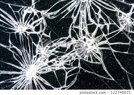 從摩托車上掉下來的智能手機液晶屏屏幕裂了 122748075