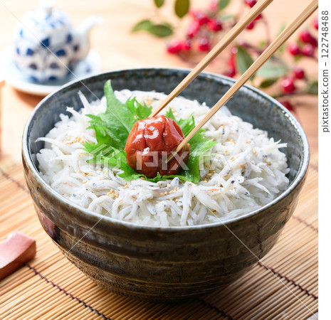 梅子拌銀魚蓋飯 122748488