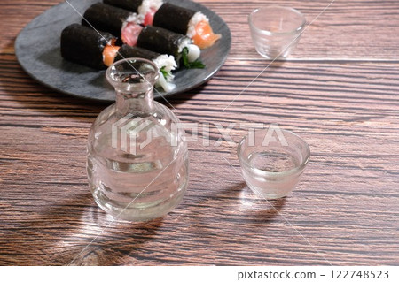 Sake and Sushi (4) Sake and Sushi (4) 122748523