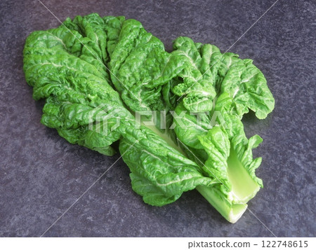 Hakata katsuo salad on a black background 122748615