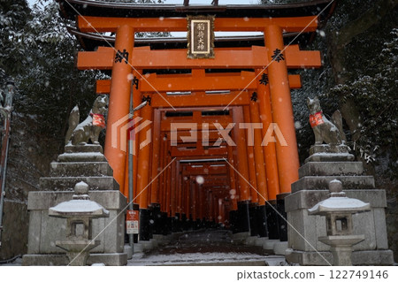 Fushimi Inari Taisha Shrine on a heavy snow day Fushimi Inari Taisha Shrine on a heavy snow day 122749146