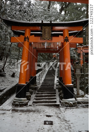 Fushimi Inari Taisha Shrine on a heavy snow day Fushimi Inari Taisha Shrine on a heavy snow day 122749157